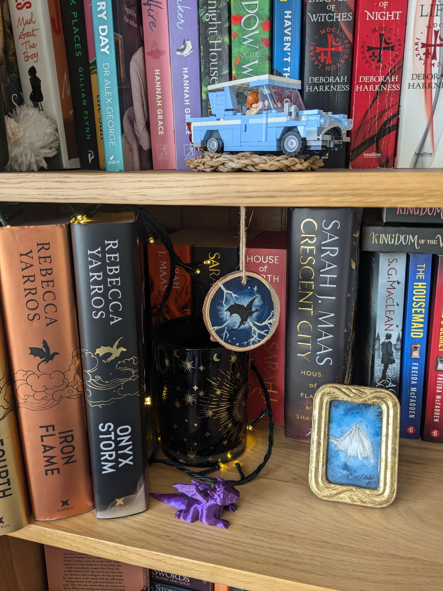Bookcase ornament romantasy dragon design