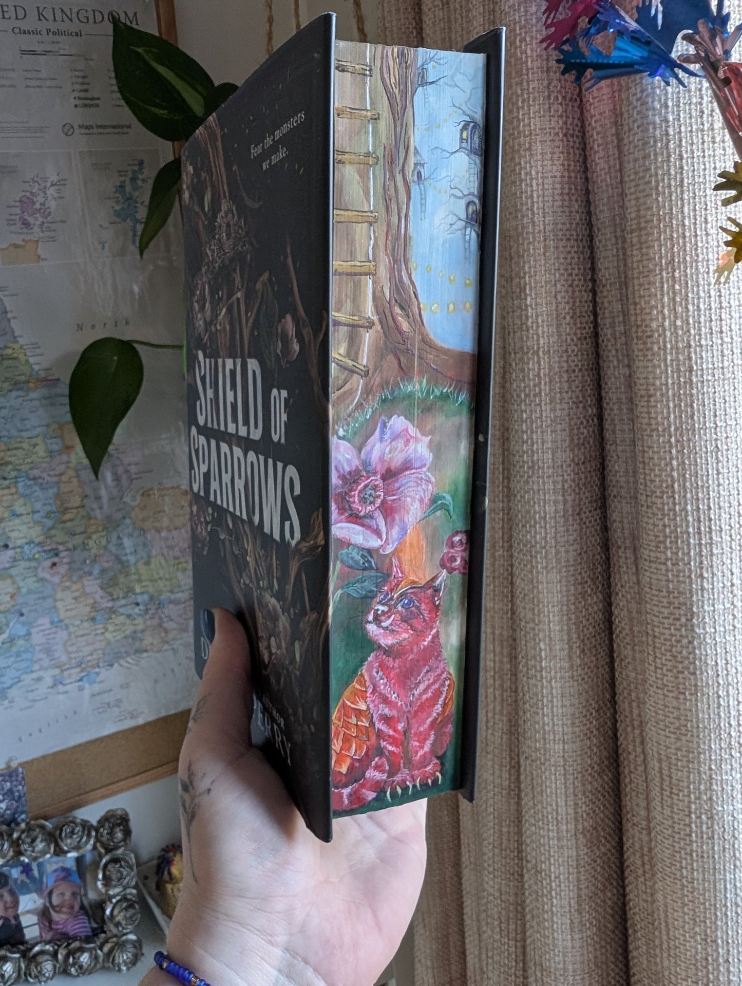 Shield of Sparrows foreedge painting special edition